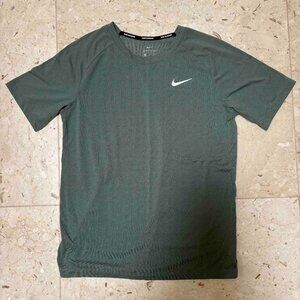 NIKE Dri-Fit Mesh Back Running Short-Sleeve Women's T-Shirt - Green - Medium